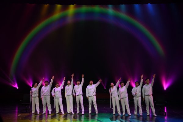 鑫耀证券 哪怕有一点微光，也要为别人照亮前路——群星奖决赛作品里藏着上海的暖心故事