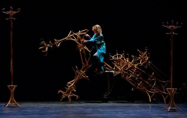 九融配资端 这家剧院吸引七旬老伯看德语《哈姆雷特》