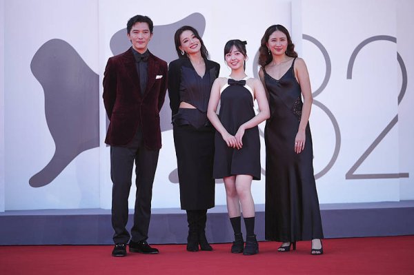 米升网 《女孩》威尼斯首映 舒淇到场分享执导心得感念候孝贤