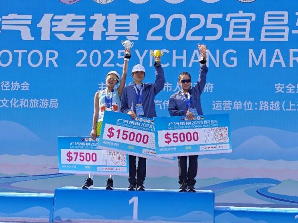 配资乐 “最快女护士”复出后首获全马冠军！此前哭诉调休难引发争议